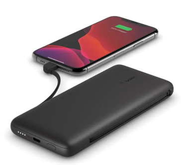 מטען נייד עם כבלים מובנים בנפח 10K Belkin
