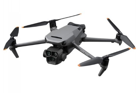 רחפן DJI Mavic 3 Pro Fly More Combo