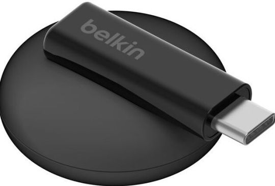 משטח טעינה נייד USB-C ל-Apple Watch דגם BoostCharge מבית Belkin